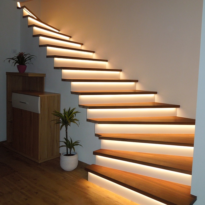 Referenzbild: Treppenstufen mit LED